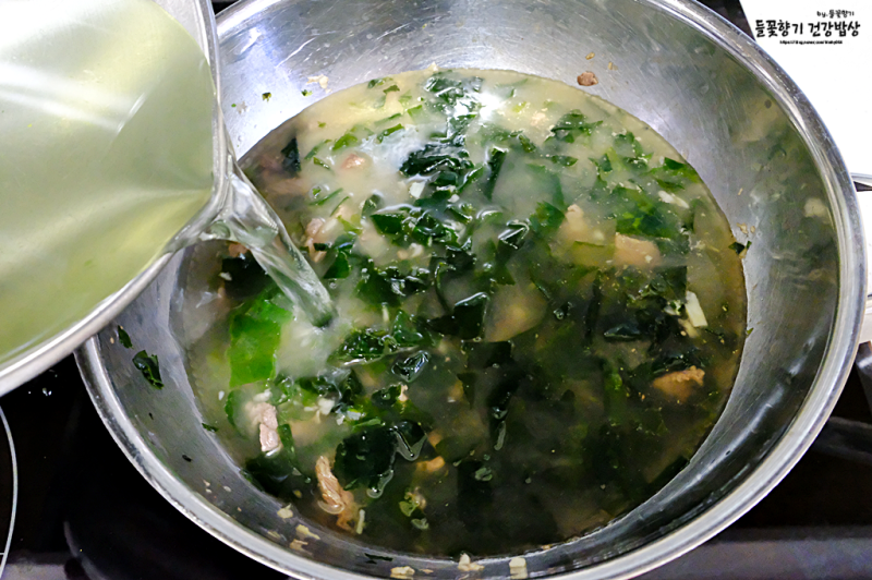 Cách Nấu Canh Rong Biển Thanh Mát Chuẩn Vị Hàn Quốc Tại Nhà