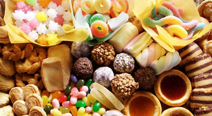 Cách bảo quản bánh, mứt, kẹo ngọt không bị kiến bu trong ngày Tết